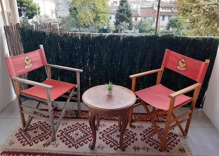 Appartement Calme Avec Terrasse